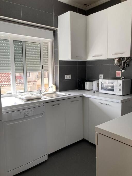 Ferienwohnung Apartamento Bem Localizado Para Familias & Amigos Lisboa Exterior foto