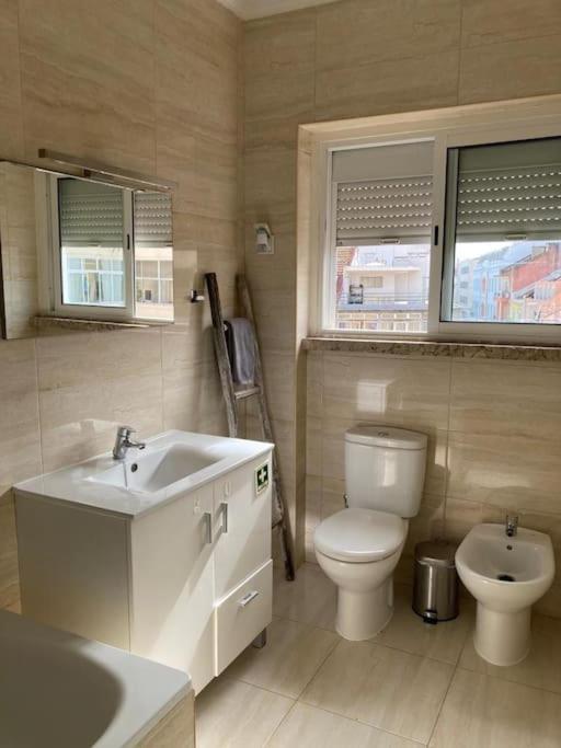 Ferienwohnung Apartamento Bem Localizado Para Familias & Amigos Lisboa Exterior foto