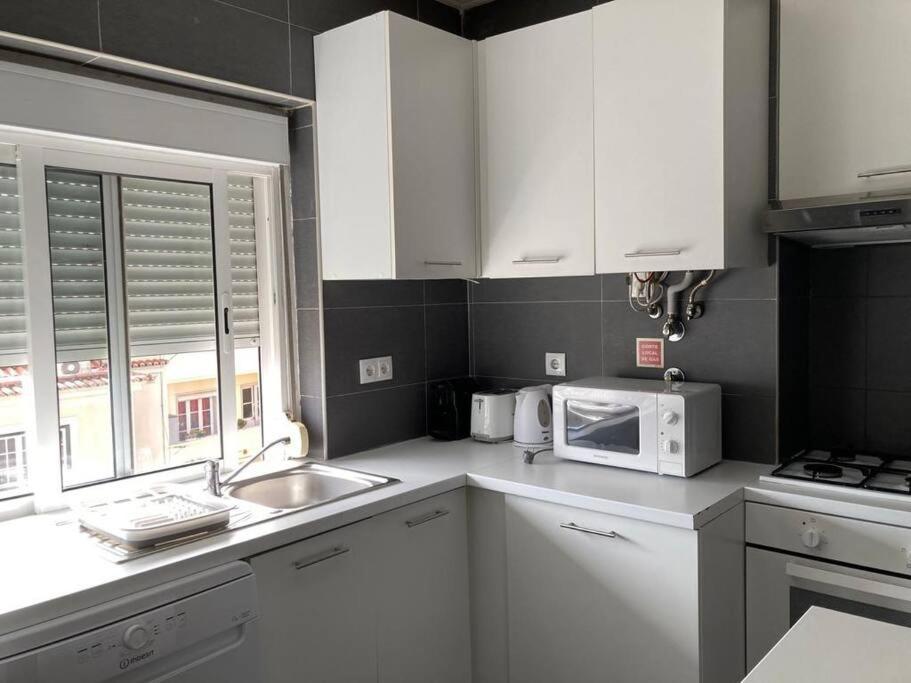 Ferienwohnung Apartamento Bem Localizado Para Familias & Amigos Lisboa Exterior foto
